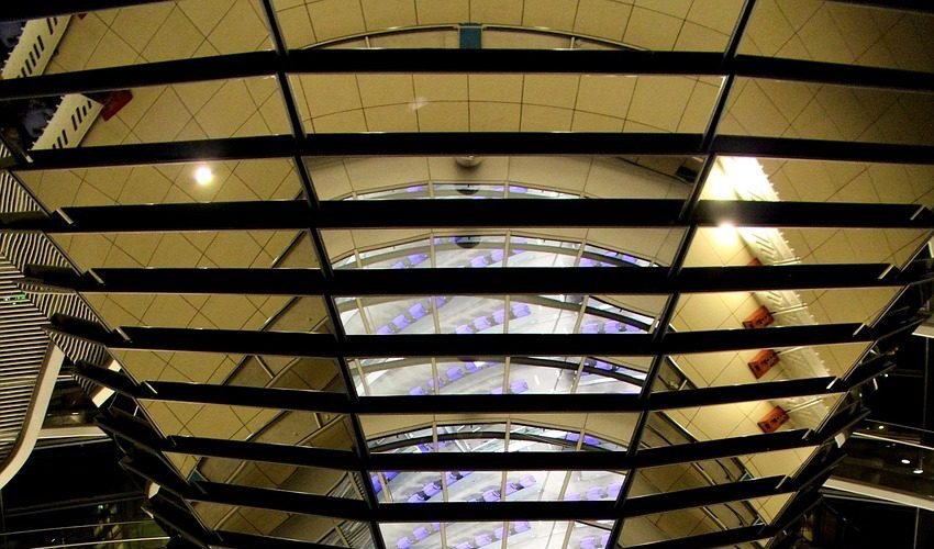 dome, government building, berlin, bundestag, glass dome, building, germany, government, construction, sightseeing, architecture, light, metal, politics, capital city, berlin government, parliament, government district, seat of government, city, houses of parliament, historical, the german people, landmark, city trip, federal government, democracy, tourist, reflection, evening atmosphere, federal republic of